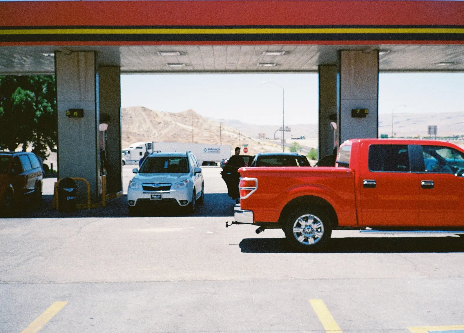 ガソリンスタンドにて