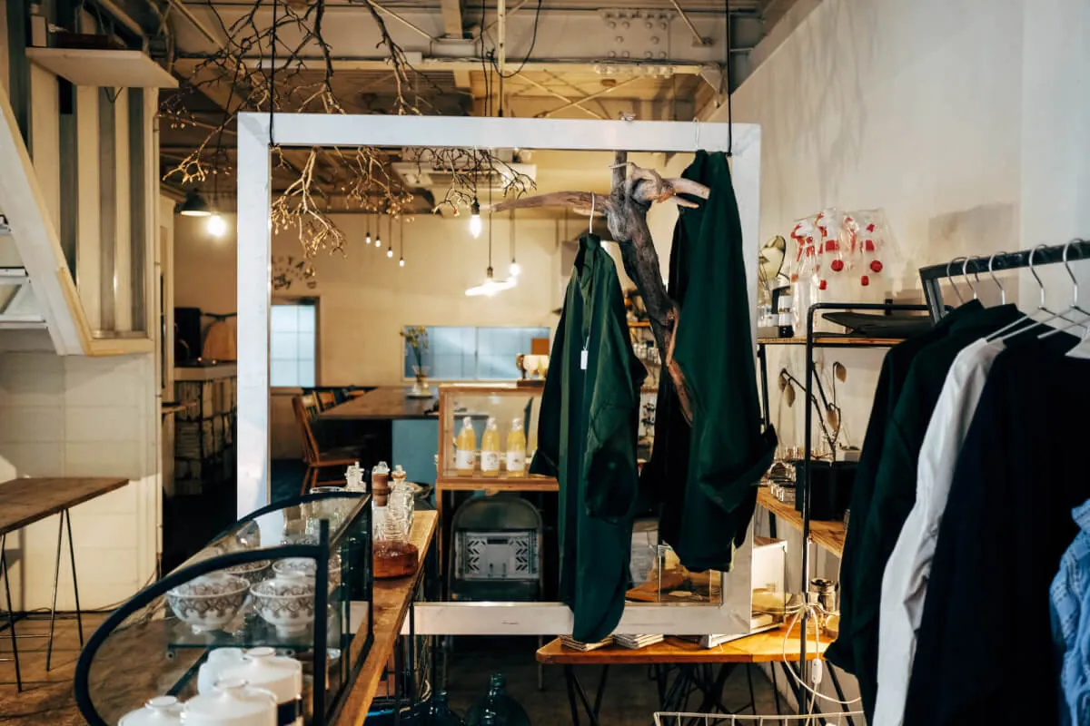 ライフスタイルショップ・カフェ「THINK TWICE」にいきました。