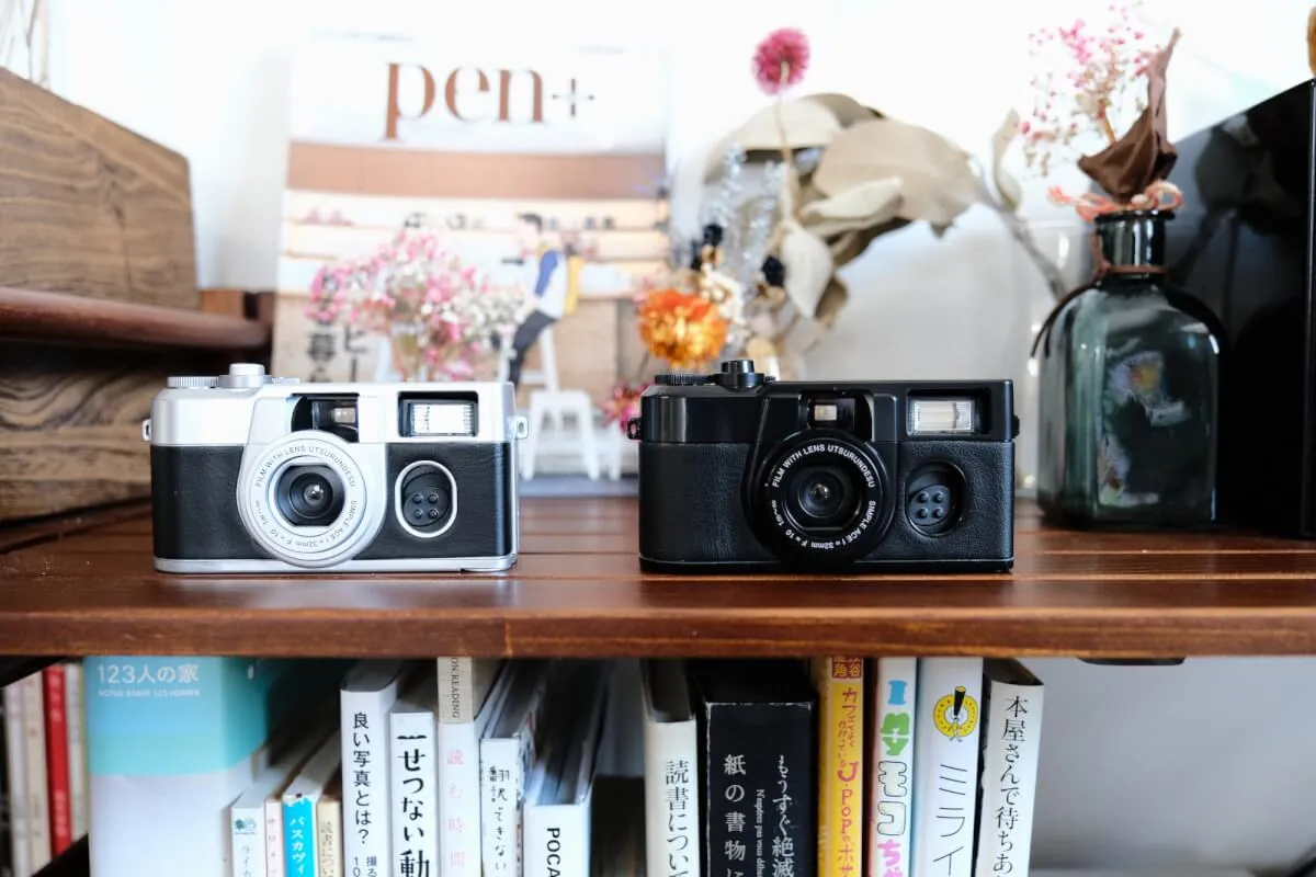 「写ルンです」専用ハードカバーがシルバーもブラックもどっちもかわいい