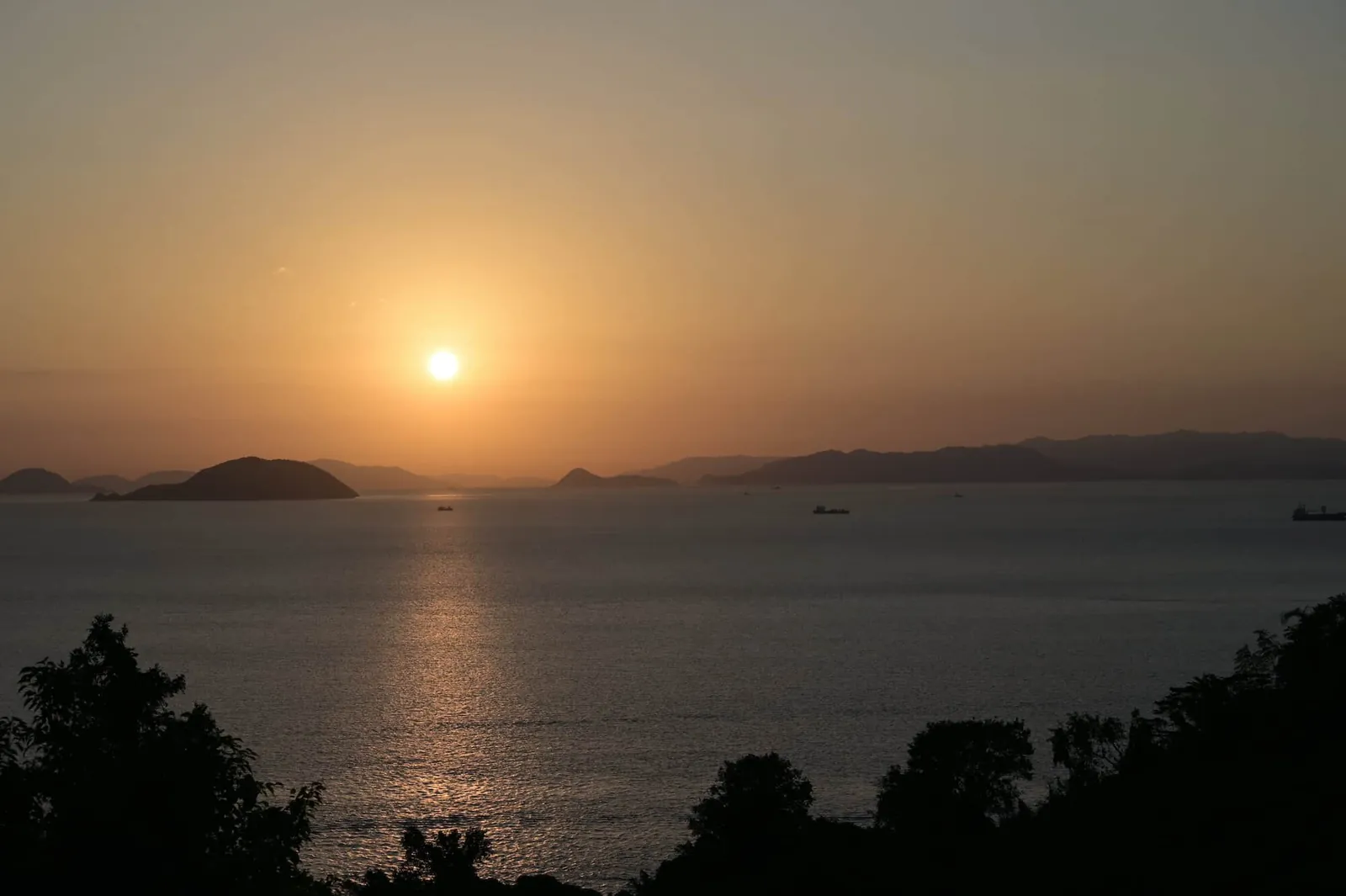 【Vol.2】瀬戸内海、愛媛県の興居島の海と空。