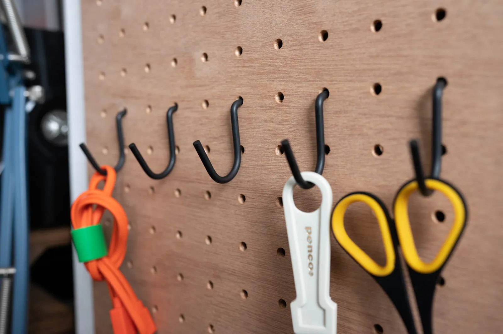 【DIY】壁に有孔ボードを取り付ける