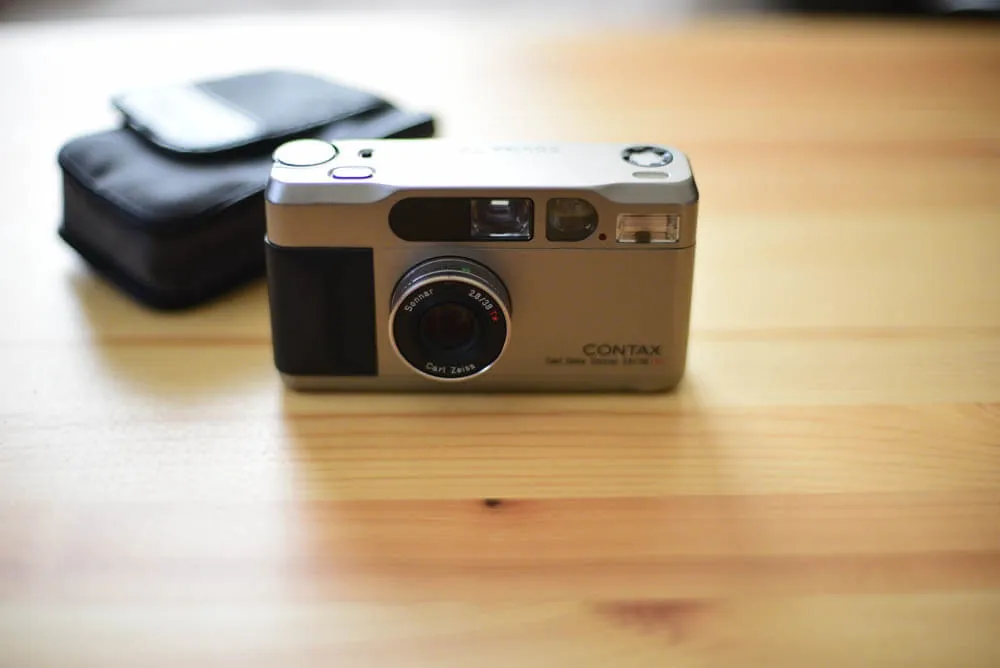 高級コンパクトフィルムカメラCONTAX T2を買いました。