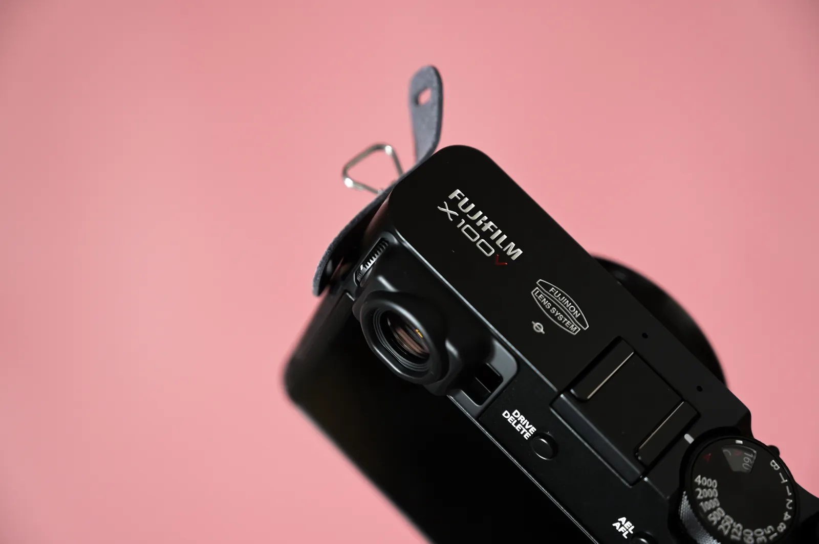 キャンプで手軽に使えるカメラが欲しくてFUJIFILM X100Vを買った