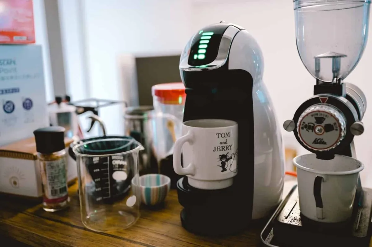 カプセル式コーヒーマシン ネスカフェ ドルチェ グスト ジェニオ アイ