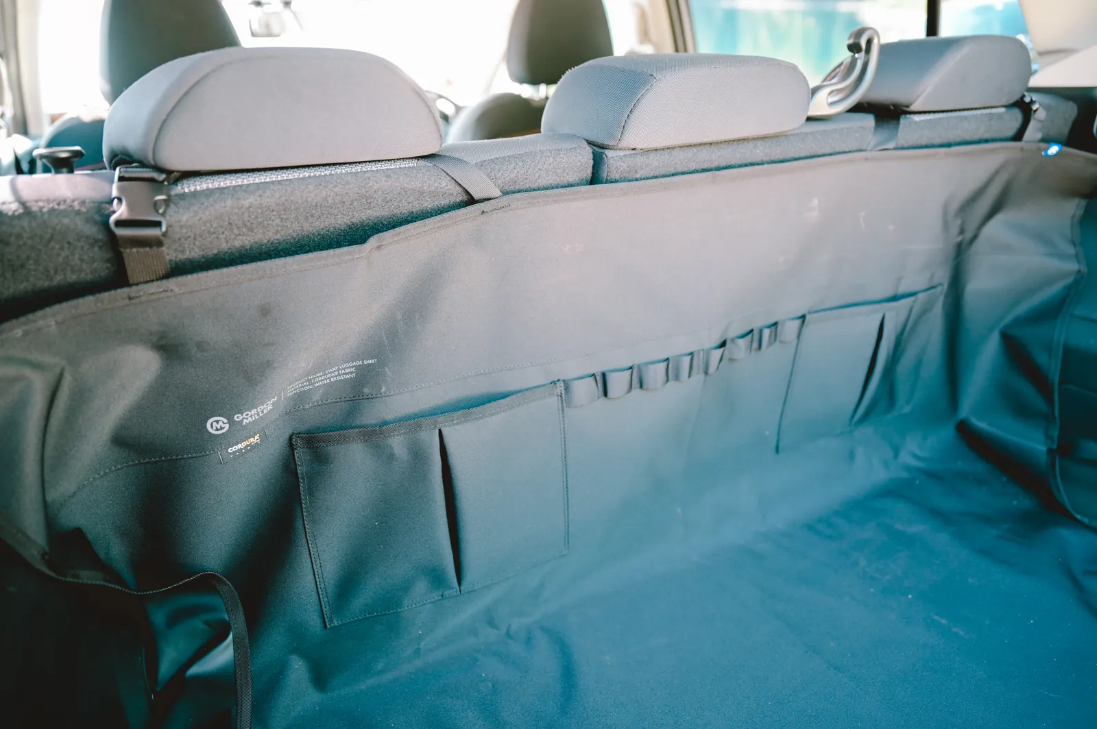 ラゲッジスペースの汚れ防止にGORDON MILLER CORDURA 2WAY LUGGAGE SEAT レビュー