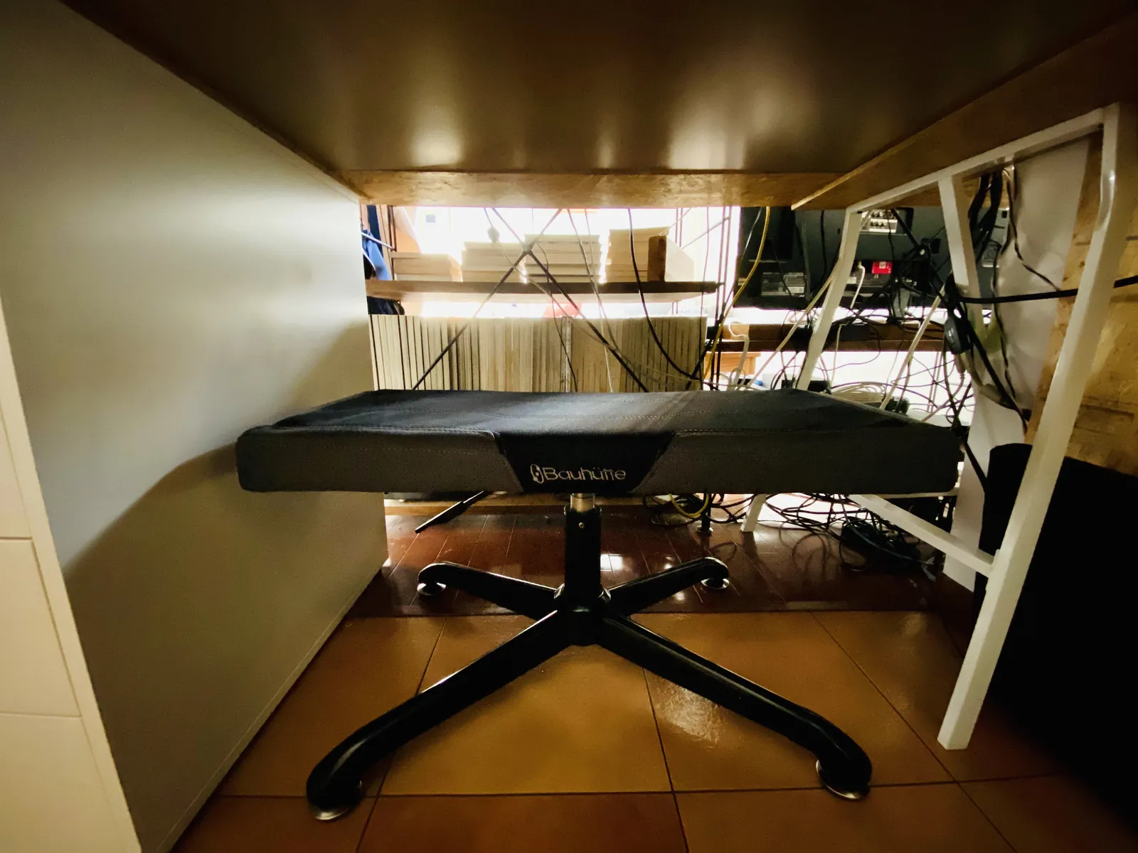 Bauhutteゲーミングオットマンワイドはフリーランスや座り仕事におすすめ